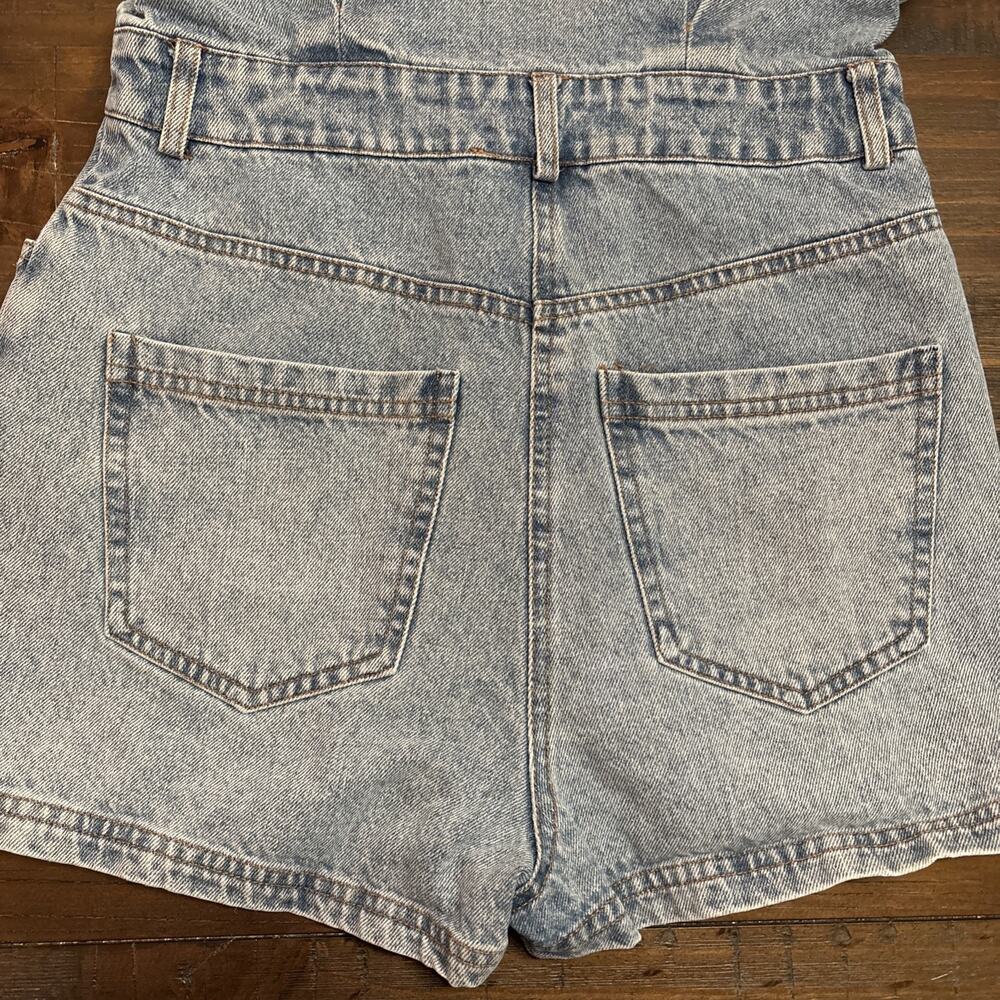 Le Lis Collared Short Sleeve Denim Romper size Small - Picture 6 of 6
